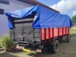 Truk pengangkut BBM solar