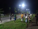 Pencuri lampu reklame