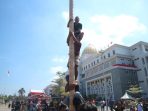 Panjat Pinang